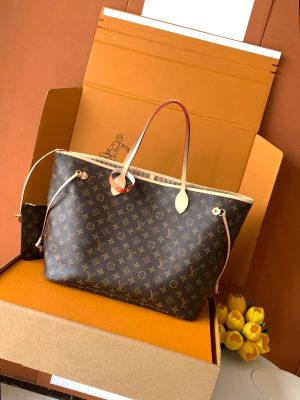 cmp_i1765590087392_5941_0_0 LV handbag