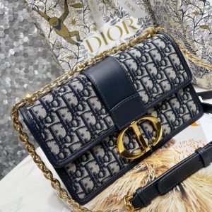 Dio.r 30 Montaigne