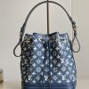 Petit No é bucket bag