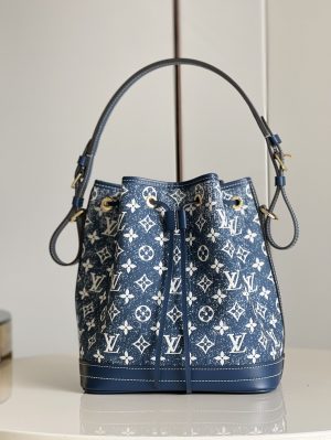 Petit No é bucket bag
