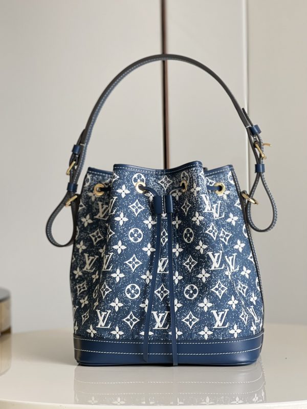 i1644779872_5886_7 Petit No é bucket bag