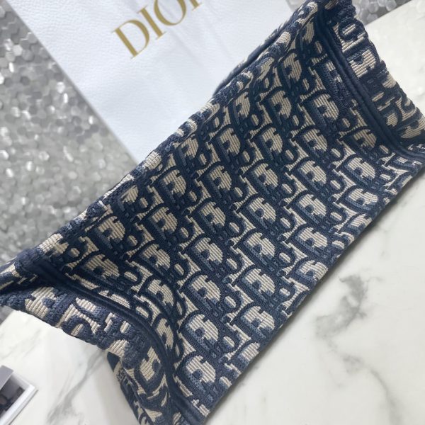 Dr Women's Wear