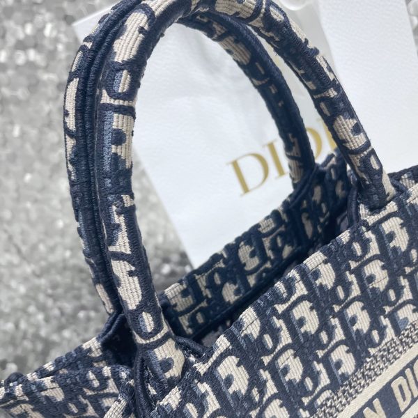 Dr Women's Wear