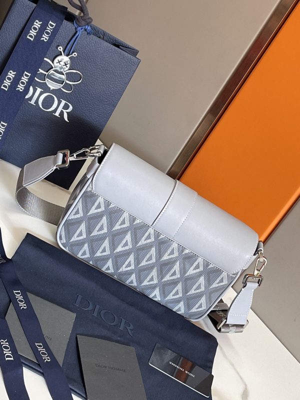 i1675224426_4860_2 Dior shoulder bag