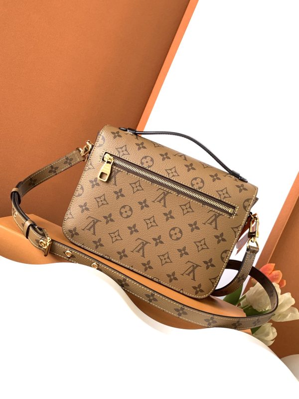 Pochette M é tis handbag