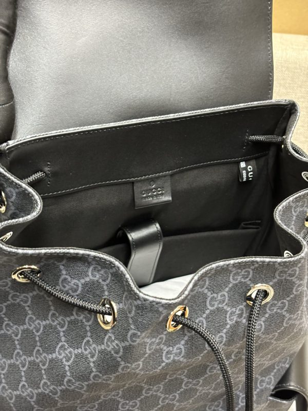 i1705330591_7278_0 GUCCI Signature leather classic backpack