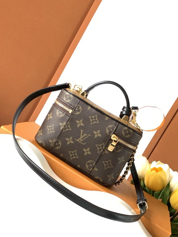 i1719217945_93_5 Vanity Chain Pouch handbag