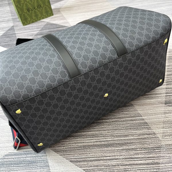 New GG travel bag. Classic GG Supreme canvas is known for its soft and stretchy texture