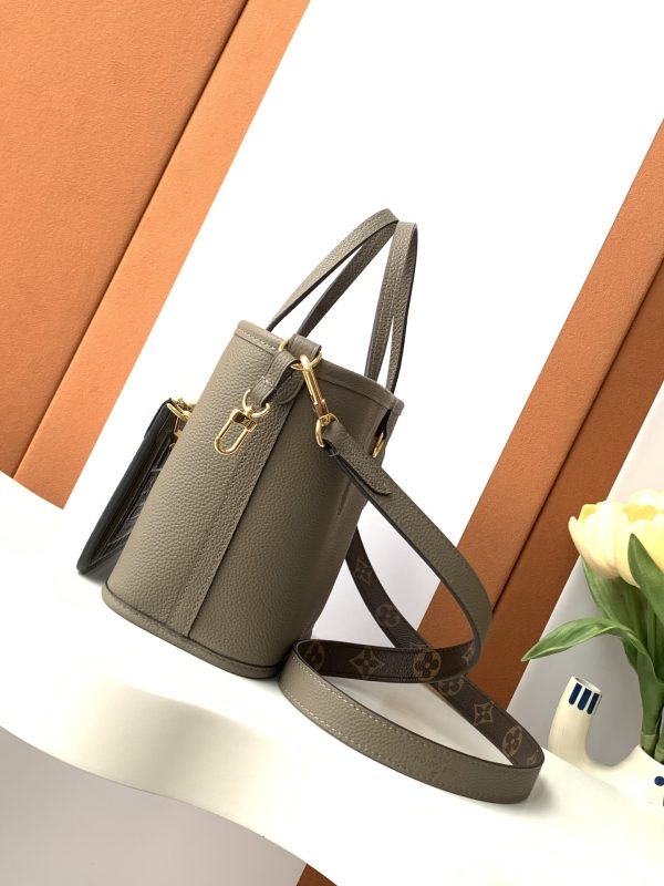Out BB handbag
