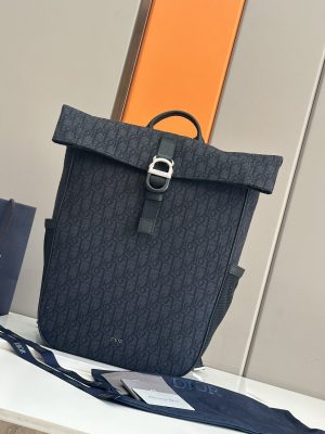 i1732944351_246_2 Dior backpack
