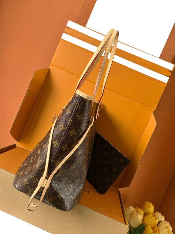 Neverfull Medium Handbag