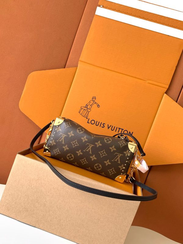 SlimTrunk handbag