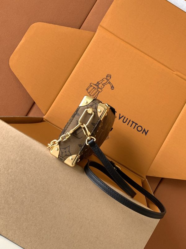 SlimTrunk handbag