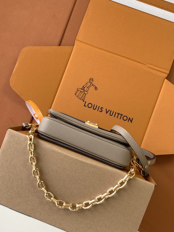 i1746263988_6889_0 Pochette Metis East West