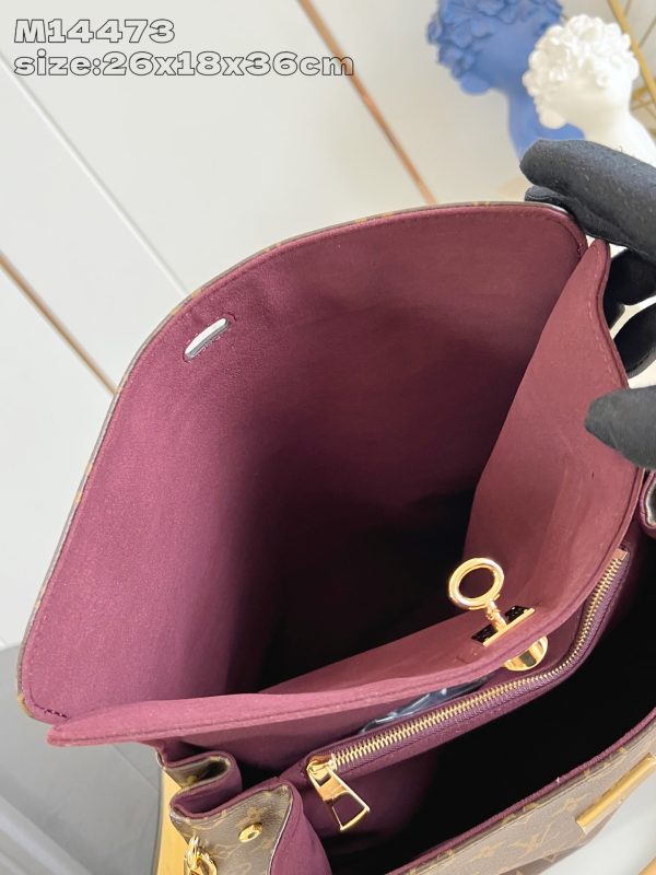 HIDE AWAY Medium Handbag