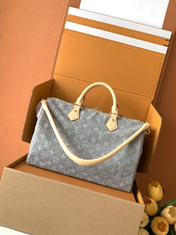 i1747199028_8526_3 SPEEDY SOFT 30 Handbag