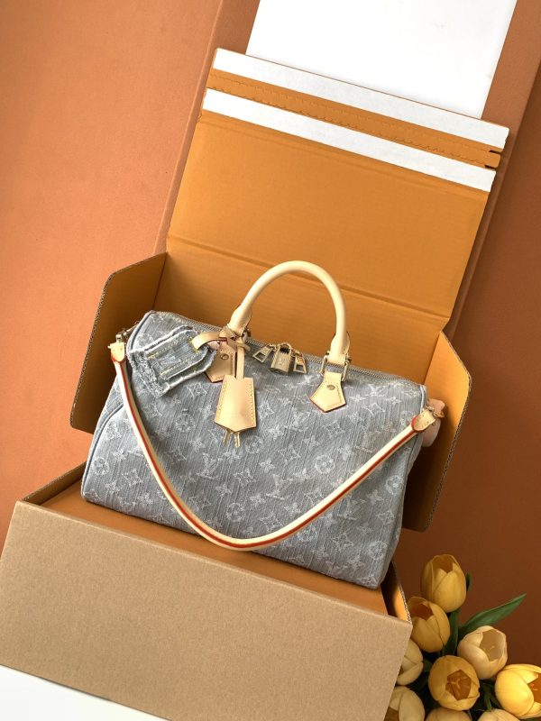 i1747199029_2005_8 SPEEDY SOFT 30 Handbag