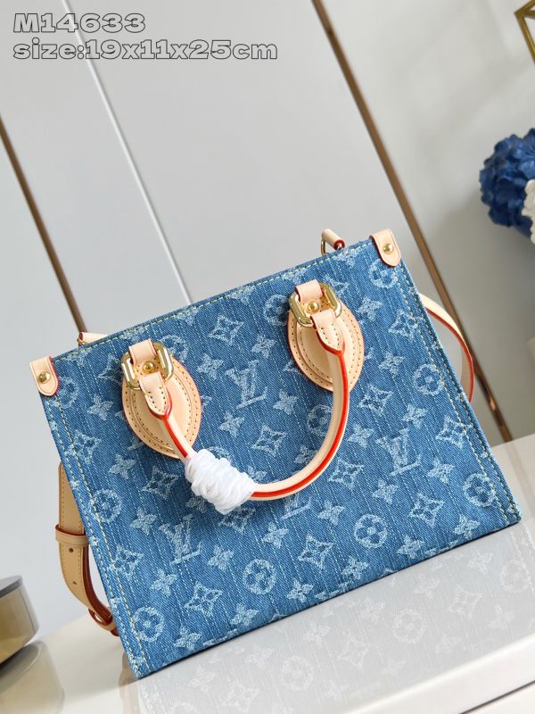 ONTHEGO Small Handbag
