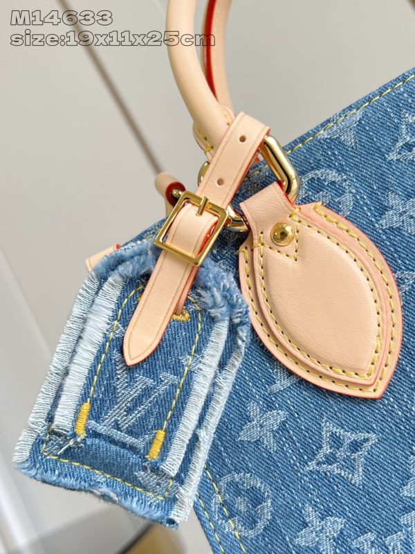 ONTHEGO Small Handbag