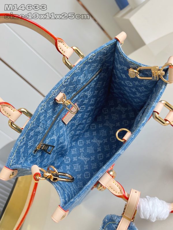 ONTHEGO Small Handbag