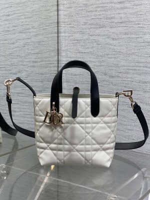 i1757142799_555_8 Dior handbag