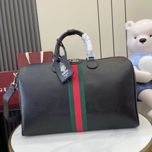 i1760181726829_3967_0_0 The Gucci Savoy collection innovates by combining black color schemes with exquisite leather, showcasing classic silhouettes