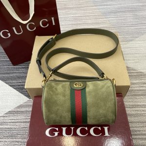 i1760419283915_1386_0_0 The GGOphidia series ingeniously integrates striped webbing and gold toned double G logo