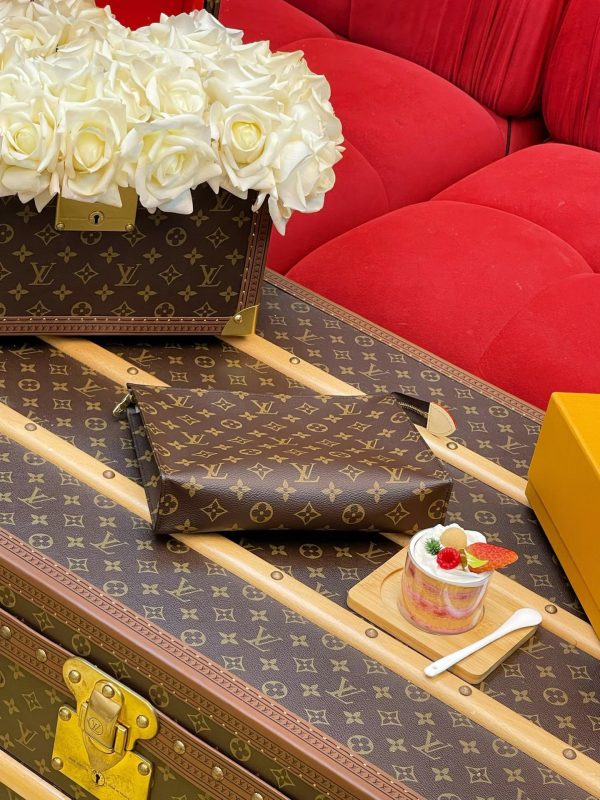 M83547 handbag