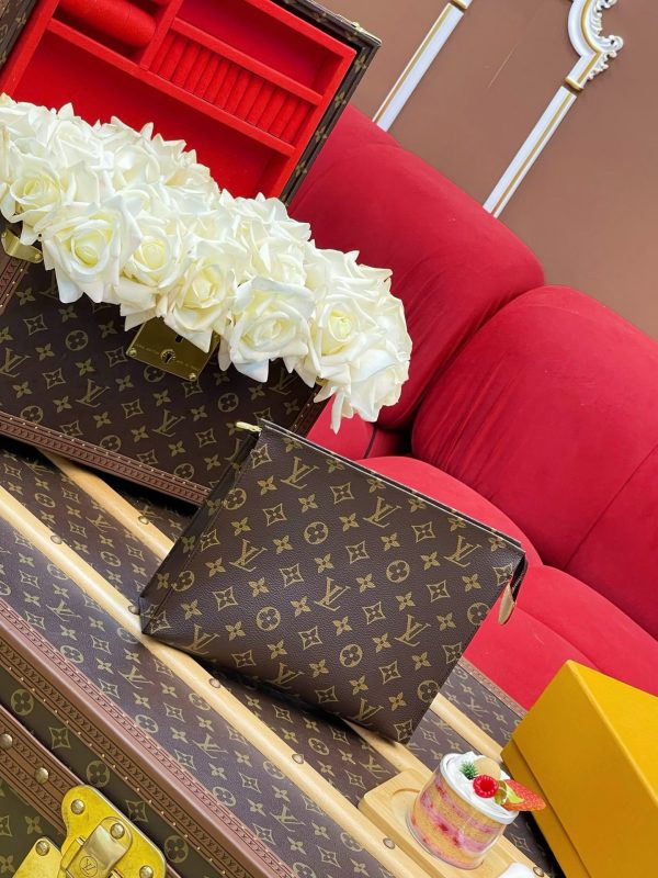 M83547 handbag
