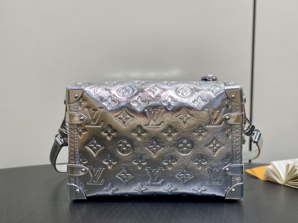 TRUNK medium-sized handbag