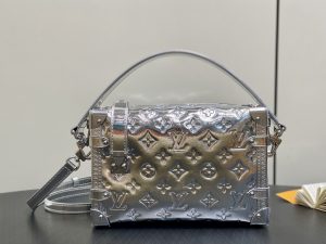 TRUNK medium-sized handbag