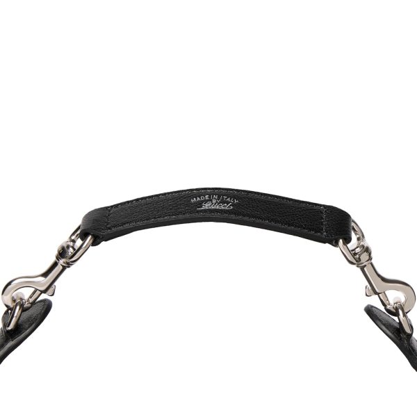 GG2026 autumn/winter collection, Beatrix series handbags adopt a casual silhouette, with iconic buckle details on the shoulder straps