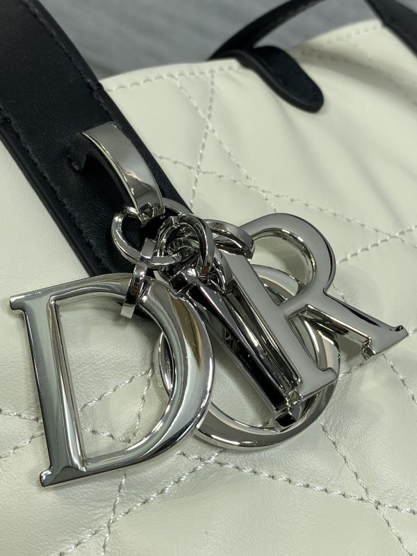 i1771856815_5958_5 Dior handbag
