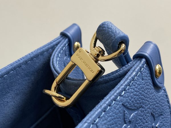 The OnTheGo small handbag is made of Monogram Empreinte sn leather