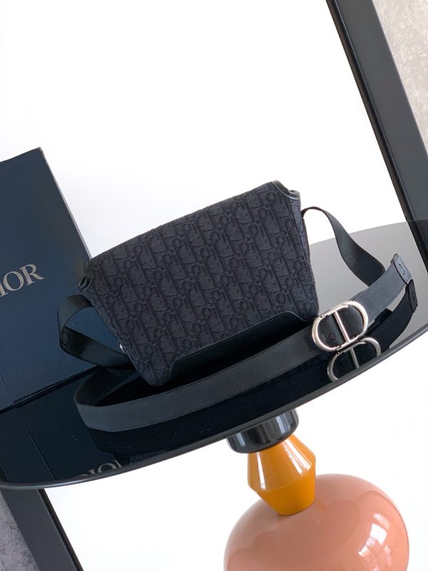 i1775341403550_440_0_2 Dior diagonal cross bag