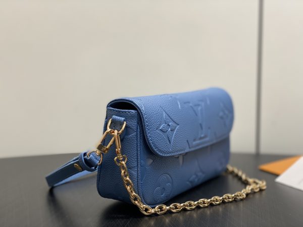 This Wallet on Chain Ivy handbag